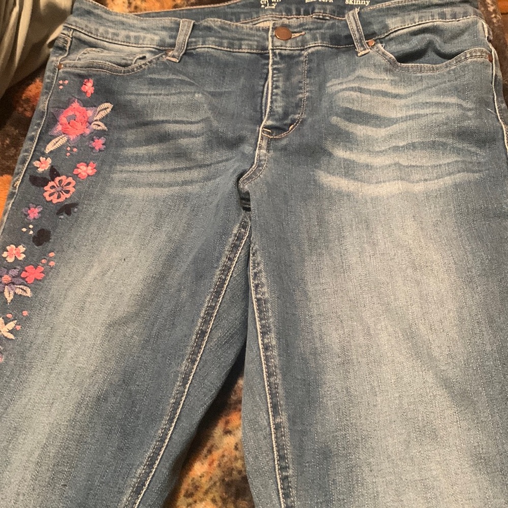 Jeans with flowers on it